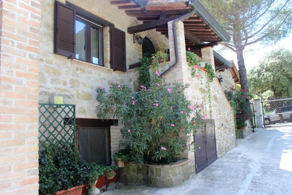 Societa Agricola F.Lli Angelucci Villa Cannara Exterior photo